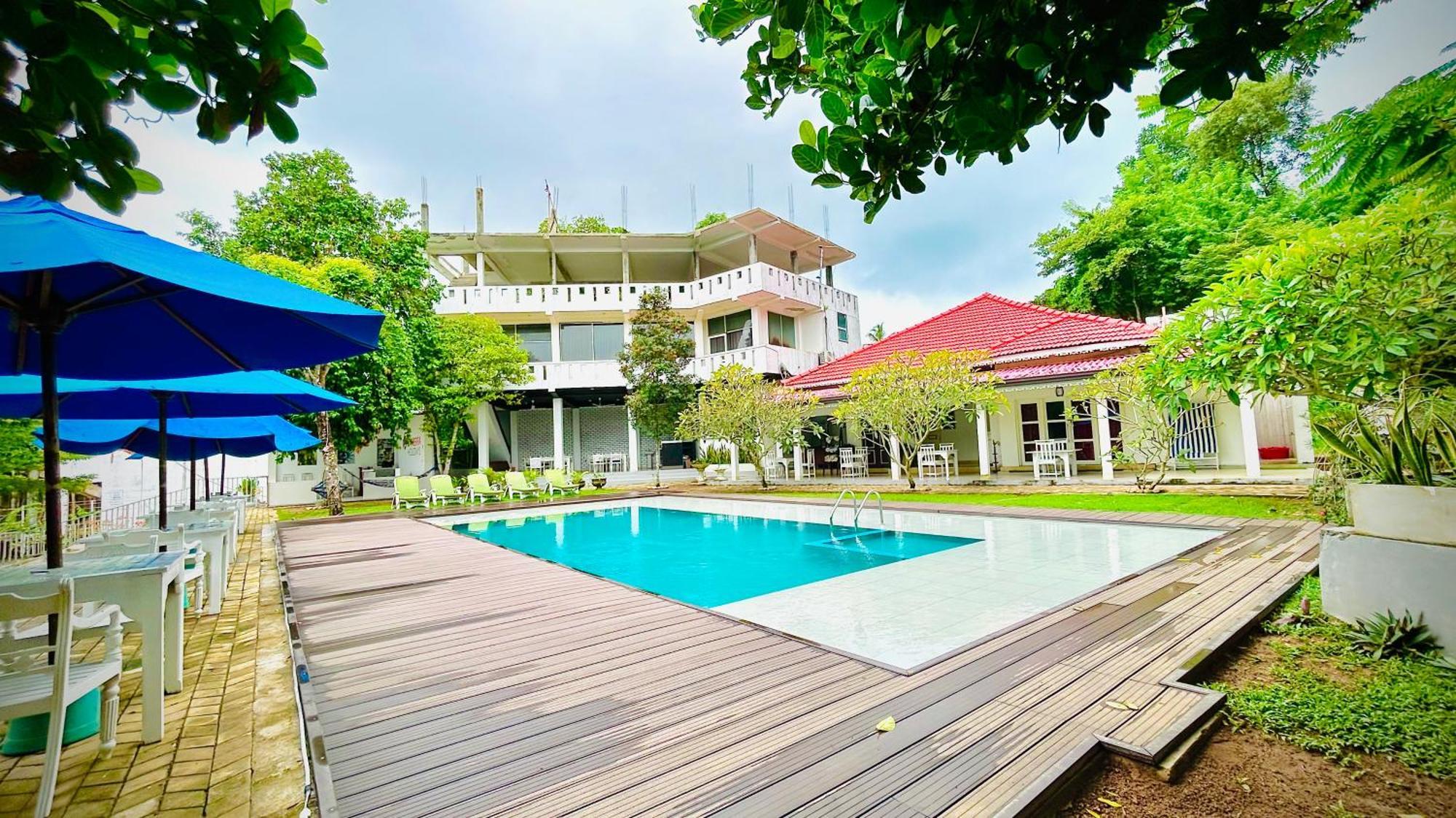 Canberra Holidays - Mirissa Exterior photo